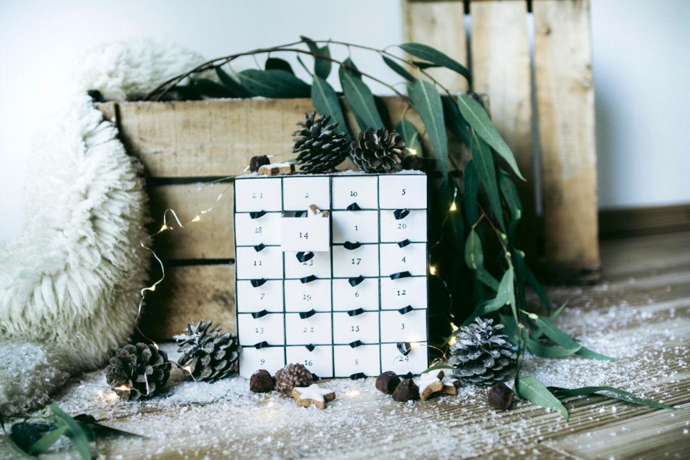 calendrier de l'avent DIY maison fait main avec des boites d'allumettes noel sapin neige